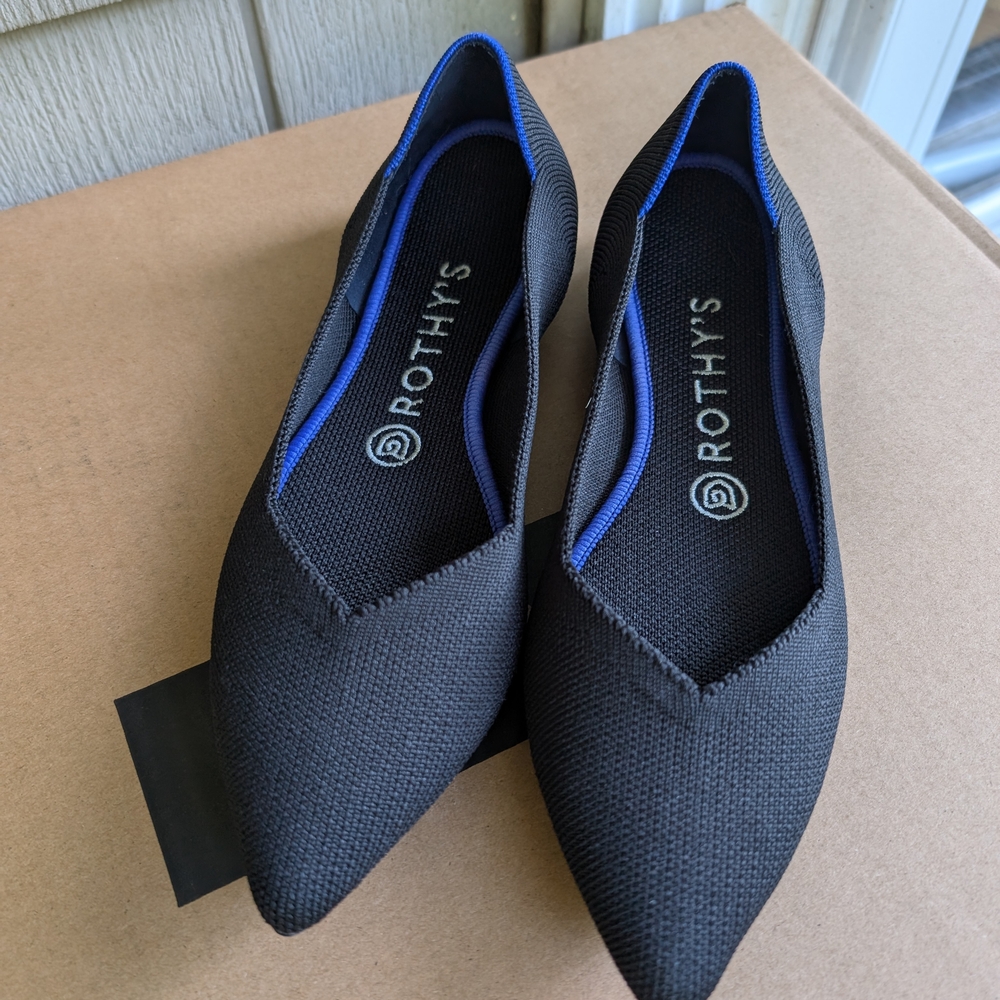 Rothy's Black and Blue Pointed Flats